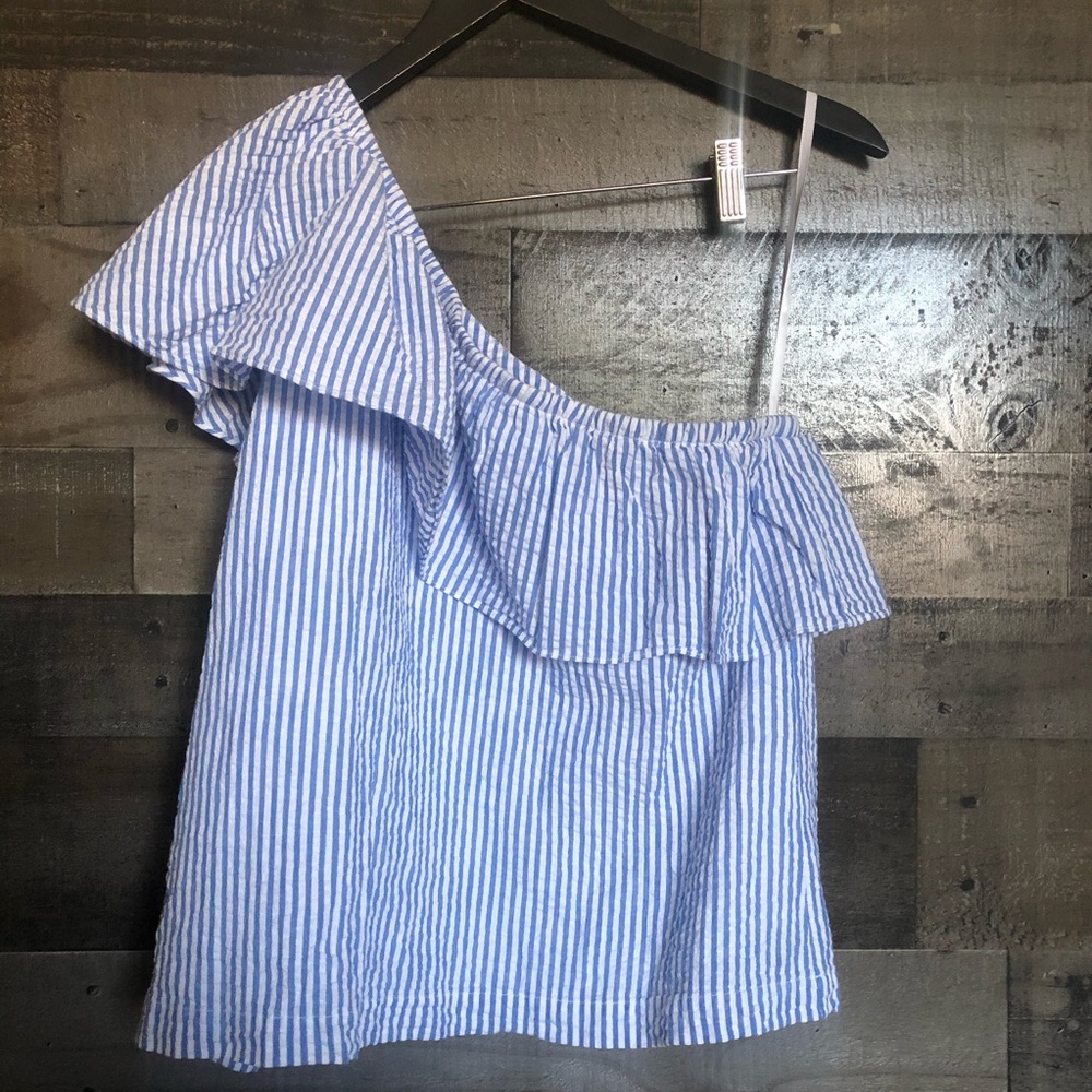 🌵Vineyard Vines Cold Shoulder Top